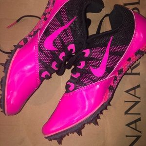 Women’s NIKE track shoes with spikes W6.5